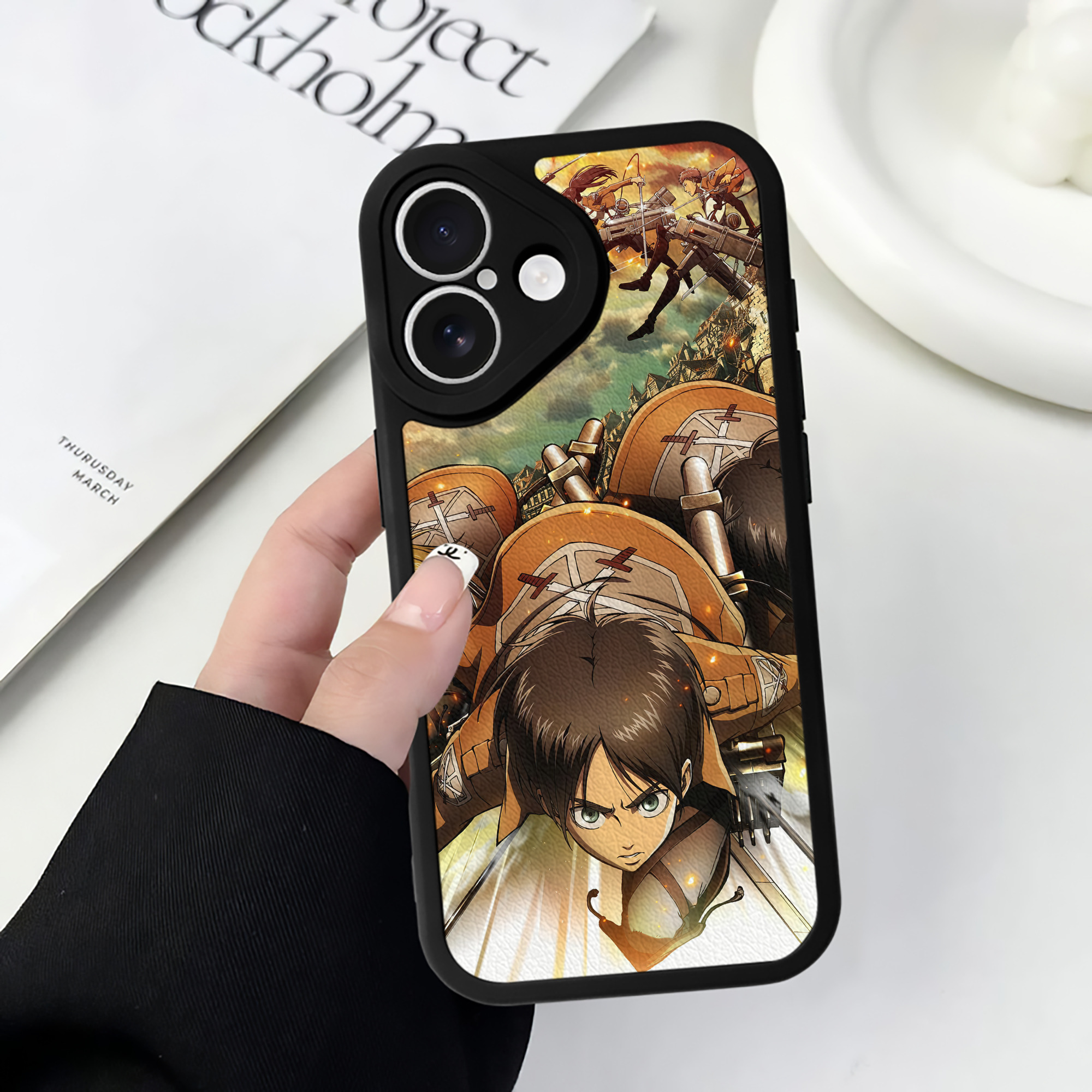 （画像用） 進撃の巨人 Attack on Titan 【iPhone 16シリーズ対応】シリコンスマホケース（レザー調） 材質：シリコン